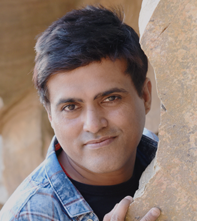 Actor Tarun Vyas::round